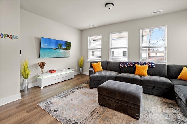 Foto del edificio - 3938 Winterfield Pl