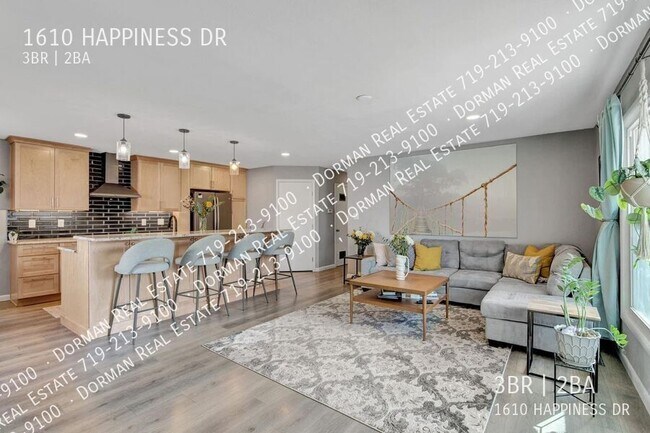Foto del edificio - 1610 Happiness Dr