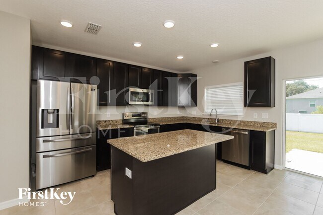 Building Photo - 2124 Paoli Dr NE