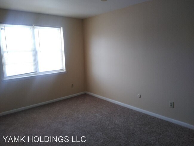 Building Photo - 227 Whiteland Ave