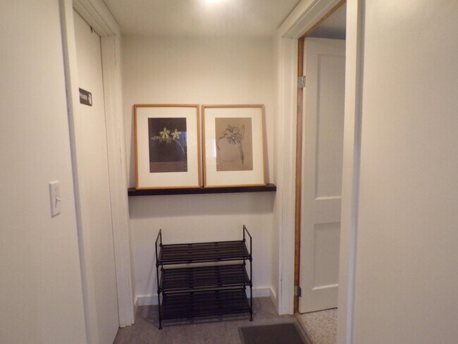 Foto del edificio - 2304 NE Emerson St
