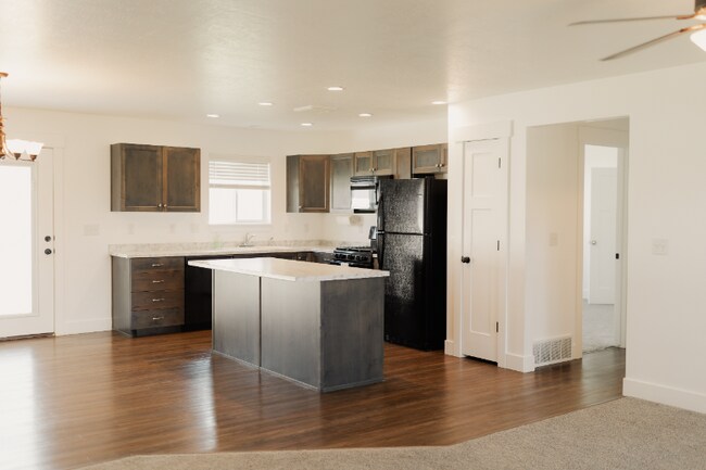 Foto del edificio - 1245 E 500 S