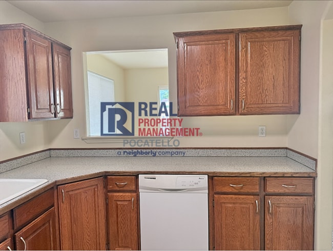 Building Photo - 4734-4736 Heidi Ct