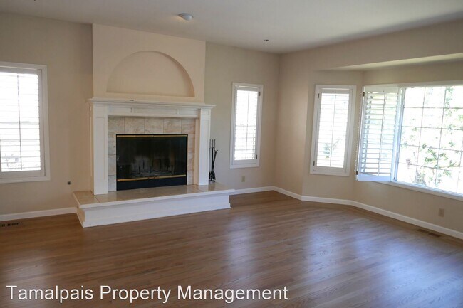 Foto del edificio - 4 br, 3 bath House - 1244 Highland Ave