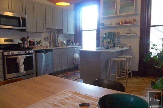 Building Photo - 12 Brevoort Pl