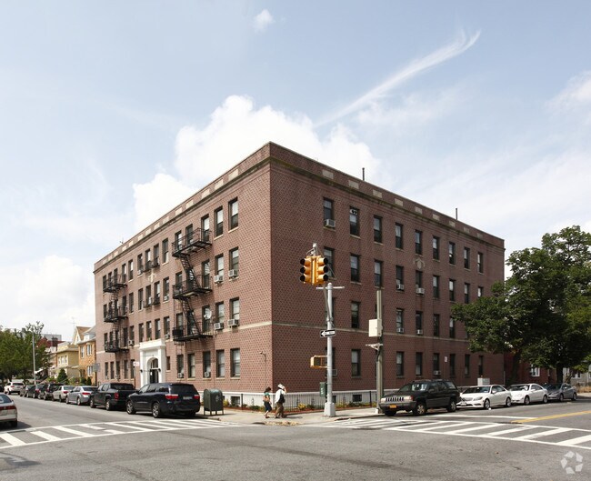Foto principal - 1975 84th St