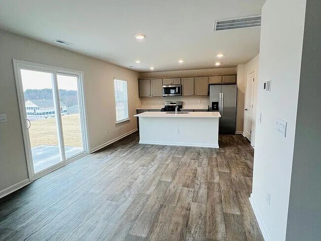 Building Photo - 342 Tulip tree St