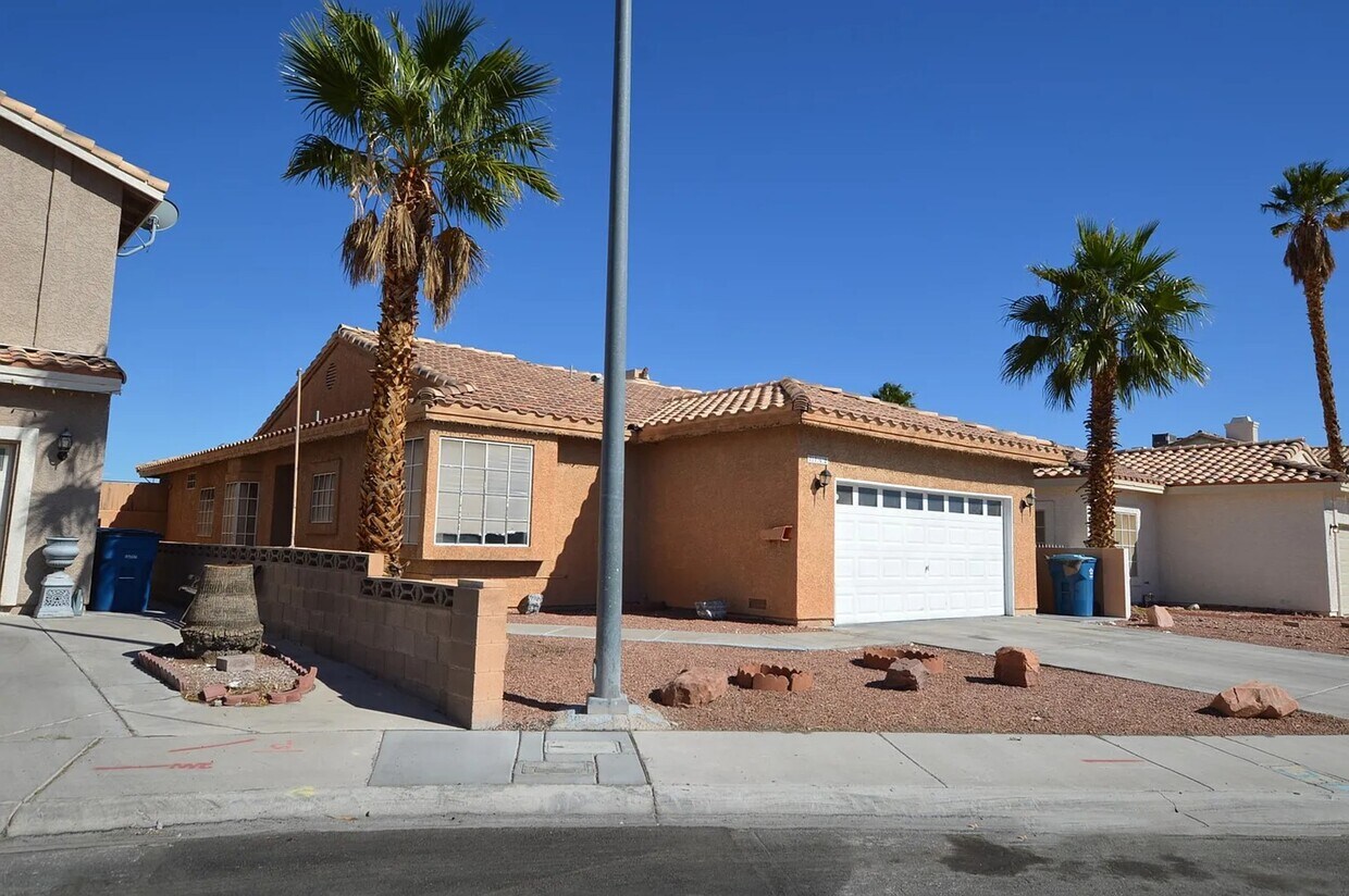 Primary Photo - 7712 Musical Ln