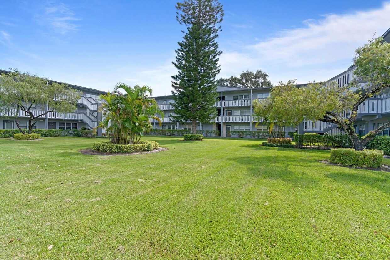 Foto principal - 227 Suffolk F