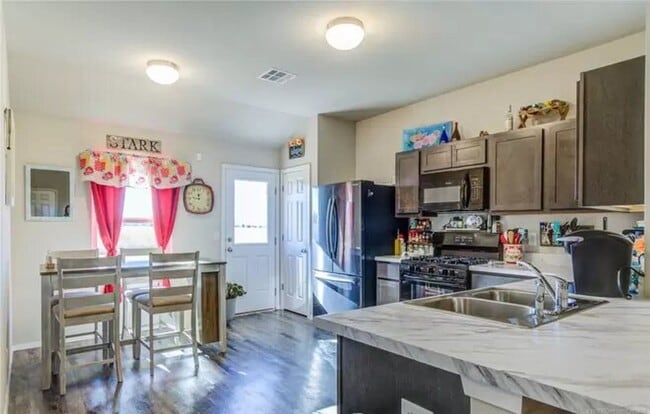 Building Photo - 3 Bed | 2 Bath | Broken Arrow