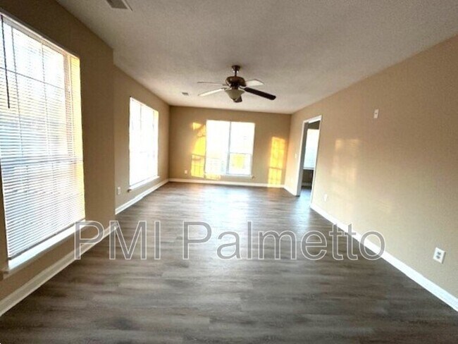 Foto del edificio - 105 Hookston Way