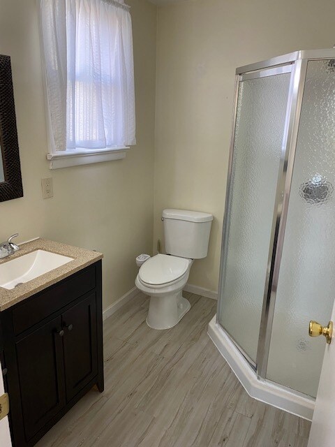 Downstairs Full Bathroom - 908 Gettysburg Pike