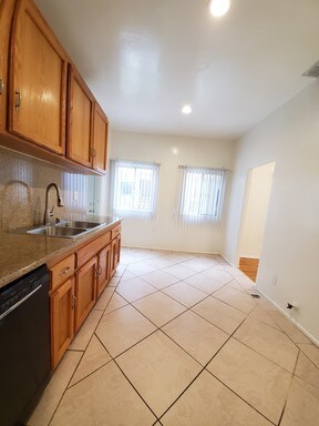 Foto del edificio - 435-437 N Hayworth Ave