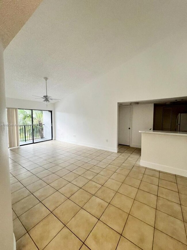 Foto del edificio - 7200 NW 179th St
