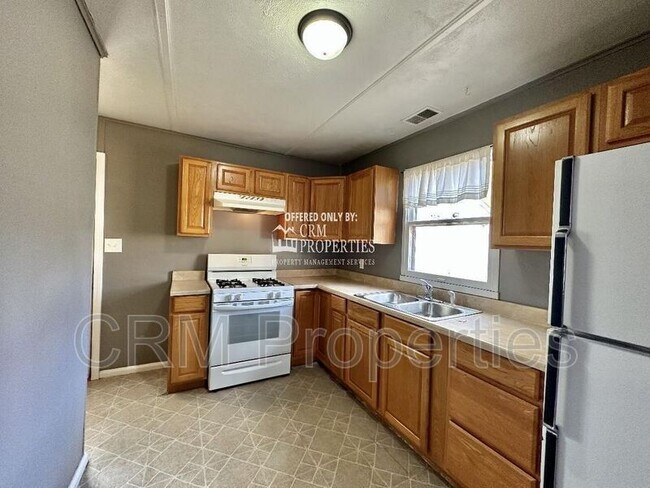 Building Photo - 1123 Brentwood Dr