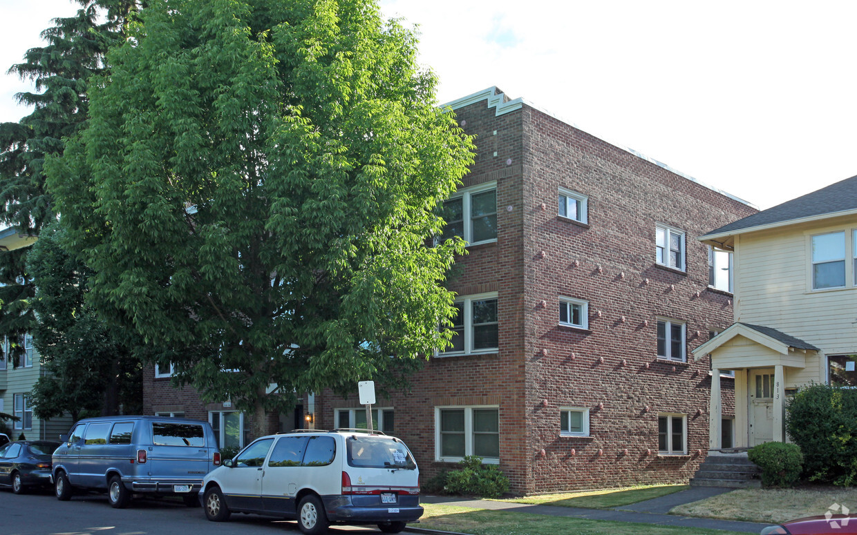 Building Photo - Harvard Apartments