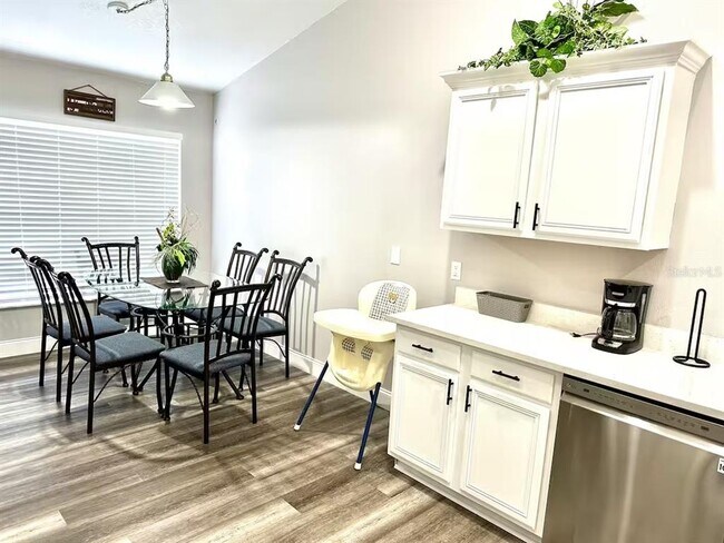 Foto del edificio - 626 Eagle Pointe S