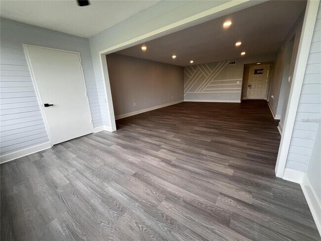 Foto del edificio - 314 Spring Lakes Blvd