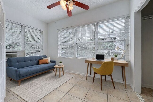 Foto del edificio - 515 E Pine St