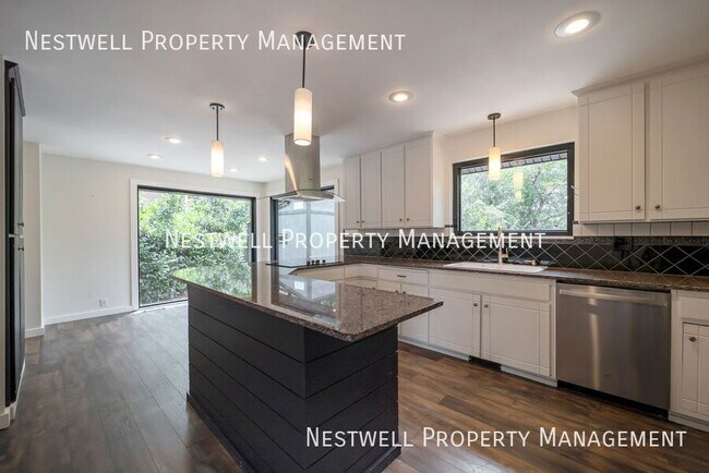 Foto del edificio - 659 Halifax Ct