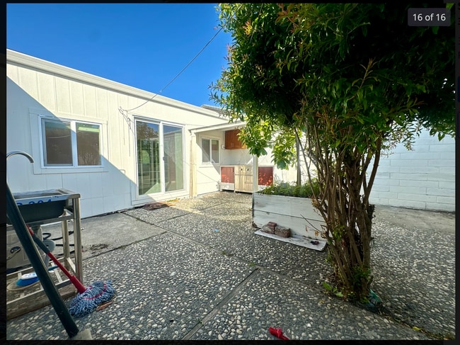 Foto del edificio - 32927 Lake Candlewood St