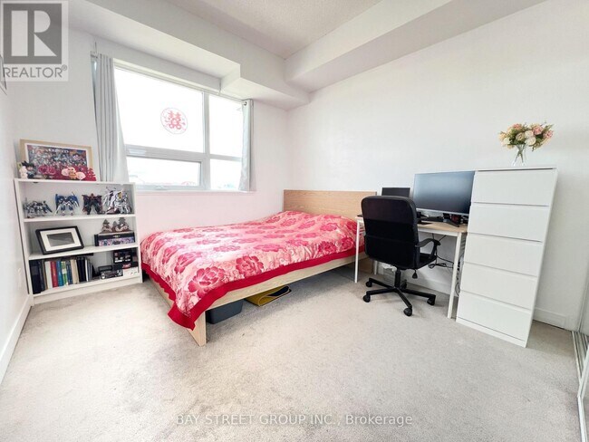 Building Photo - 840 Queens Plate Dr