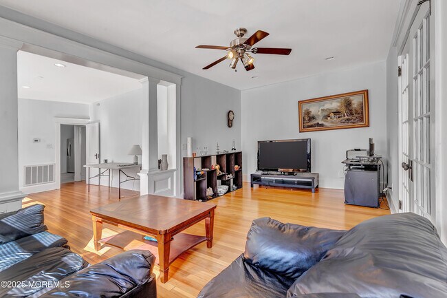 Foto del edificio - 53 Highland Blvd