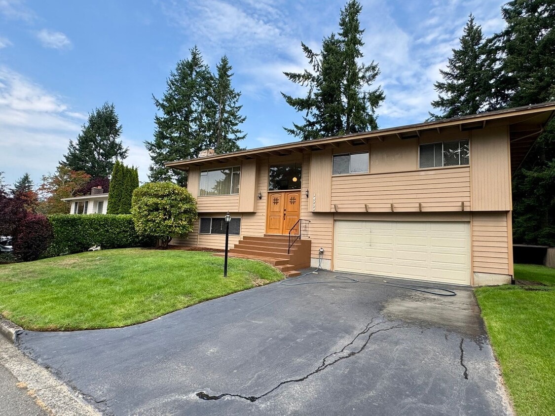 Primary Photo - Bellevue Home