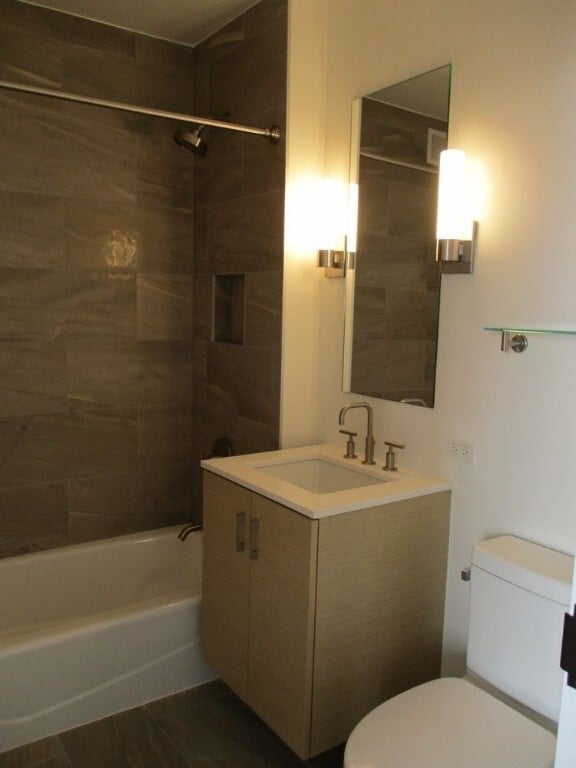 Building Photo - NEW CONSTRUCTION=LARGE TOP FLOOR=GREAT VIE...