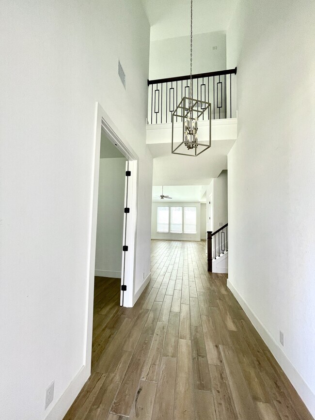 Foto del edificio - 126 Huntwick Dr