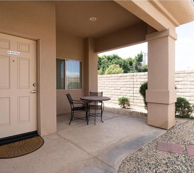 Building Photo - 78861 Avenue 42