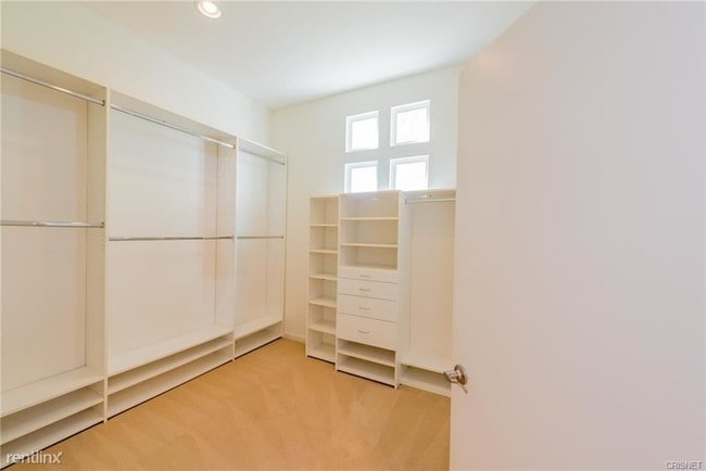 Building Photo - 5635 Como Cir