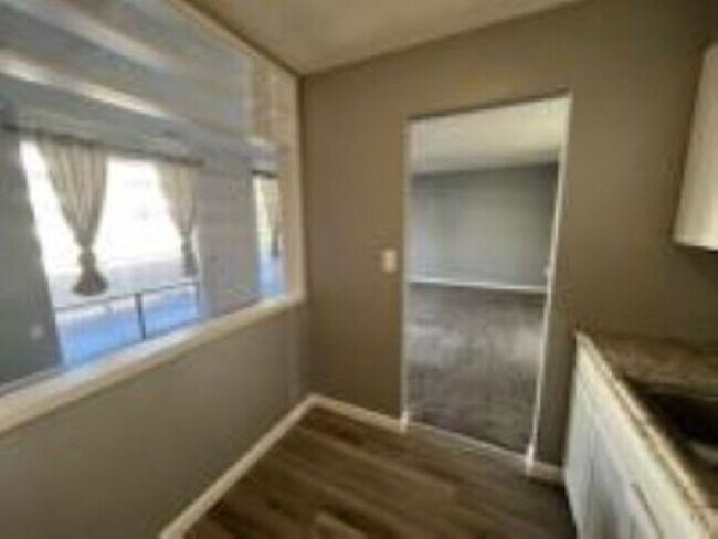 Foto del edificio - 522 Wilson Bridge Dr