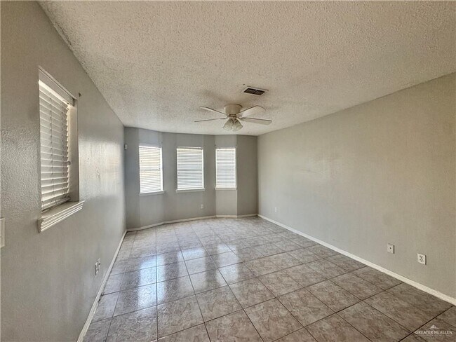 Foto del edificio - 1804 Oasis Dr