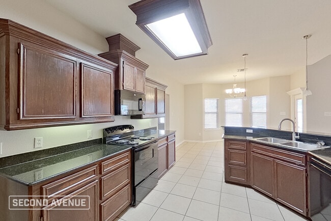 Foto del edificio - 6818 King George Pl