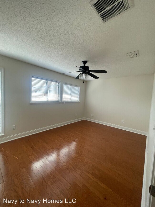 Foto del edificio - 4 br, 3 bath House - 7952 Los Robles Court