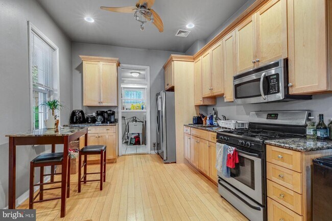 Foto del edificio - 4640 Silverwood St