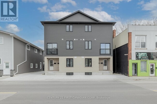 Building Photo - 109 Ross St