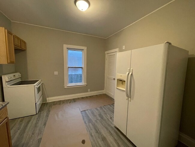 Foto del edificio - Three Bedroom Home in Kalamazoo