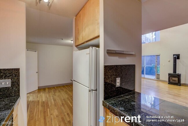 Building Photo - 1 br, 1.5 bath Condo - 356 12th St, San Fr...