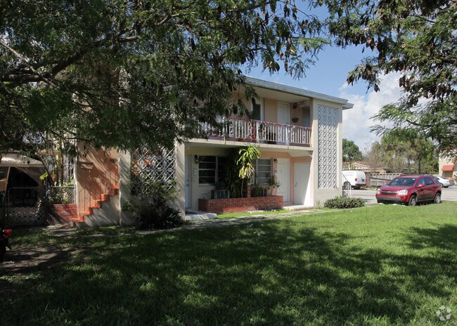 Building Photo - 4200 SW 12th St
