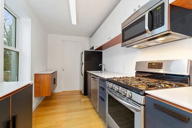 Foto del edificio - 239 Bleecker St