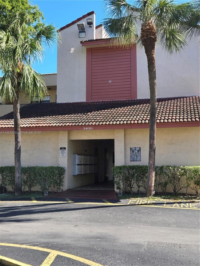 Foto del edificio - 3400 Foxcroft Rd