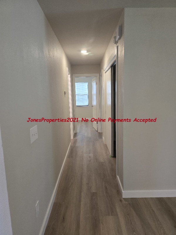 Building Photo - 1318 Crooked Creek Dr