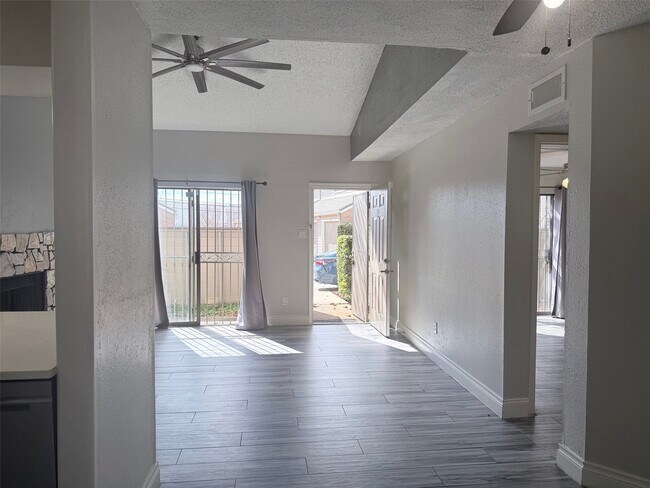 Building Photo - 6701 Sands Point Dr