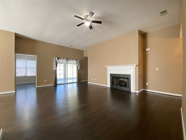 Building Photo - NE Columbia 3 Bedroom, 2 Bath home