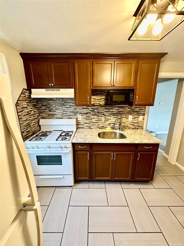 Primary Photo - 926 3rd Ave