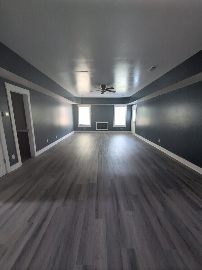 Foto del edificio - 1505 Delevan St