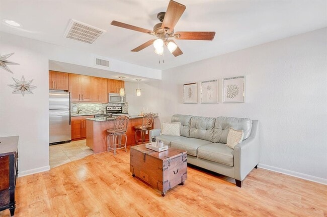 Foto del edificio - 7685 Northcross Dr
