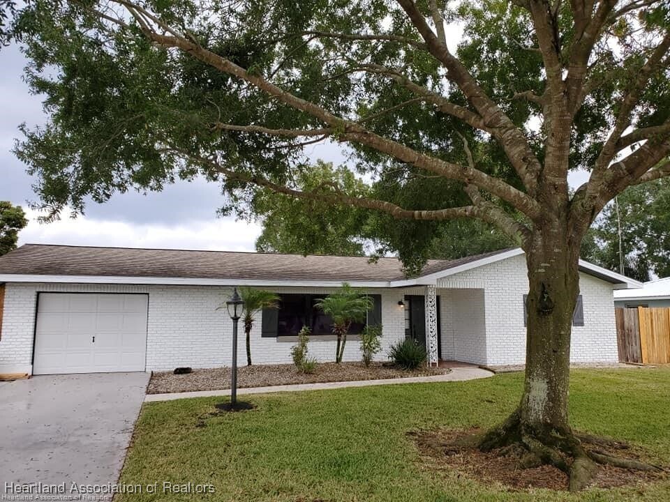 Foto principal - 2636 Queenswood Dr